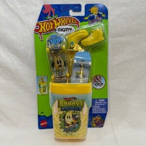 Hot Wheels Skate Banana Licious Complete 2 Decks Fingerboards And Shoes New Rare